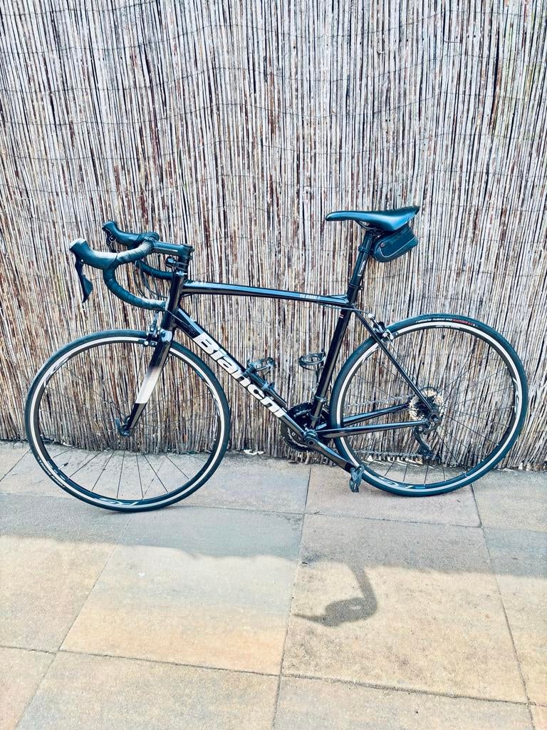 Bianchi racefiets - via nirone 7 milano Zwart,105 Shimano, 28 inch, 10 tot 15 versnellingen, Aluminium, Zo goed als nieuw