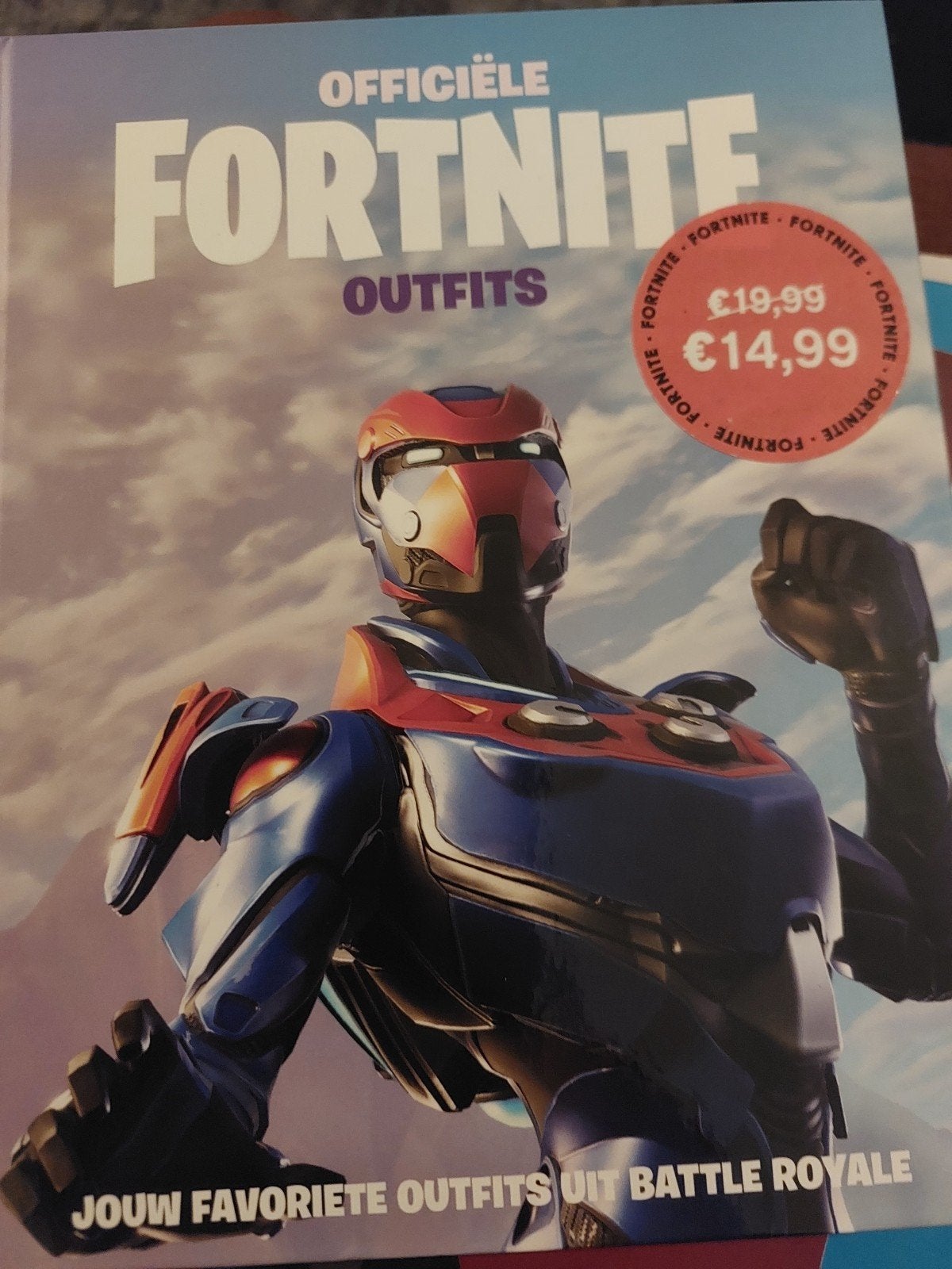 Officieel Fortnite Outfits Boek Jouw Favoriete Battle Royal, Ophalen of Verzenden, Zo goed als nieuw, Epic Games