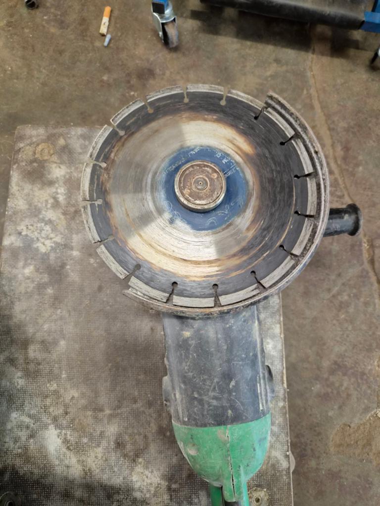 Gebruikte Hitachi haakse slijper G23SR met diamantschijf, Doe-het-zelf en Verbouw, Gereedschap | Slijpmachines, Ophalen, Gebruikt