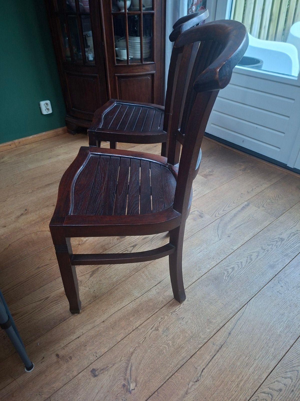 koloniale stoelen 2 stuks voor 5 euro, Ophalen, Gebruikt, Bruin, Twee