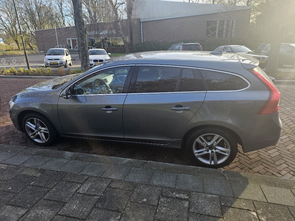 Volvo V60 D5 Twin Engine 231pk Geartronic AWD Plug In Hybrid, Auto's, Volvo, Automaat, 1800 kg, 163 pk, Vierwielaandrijving