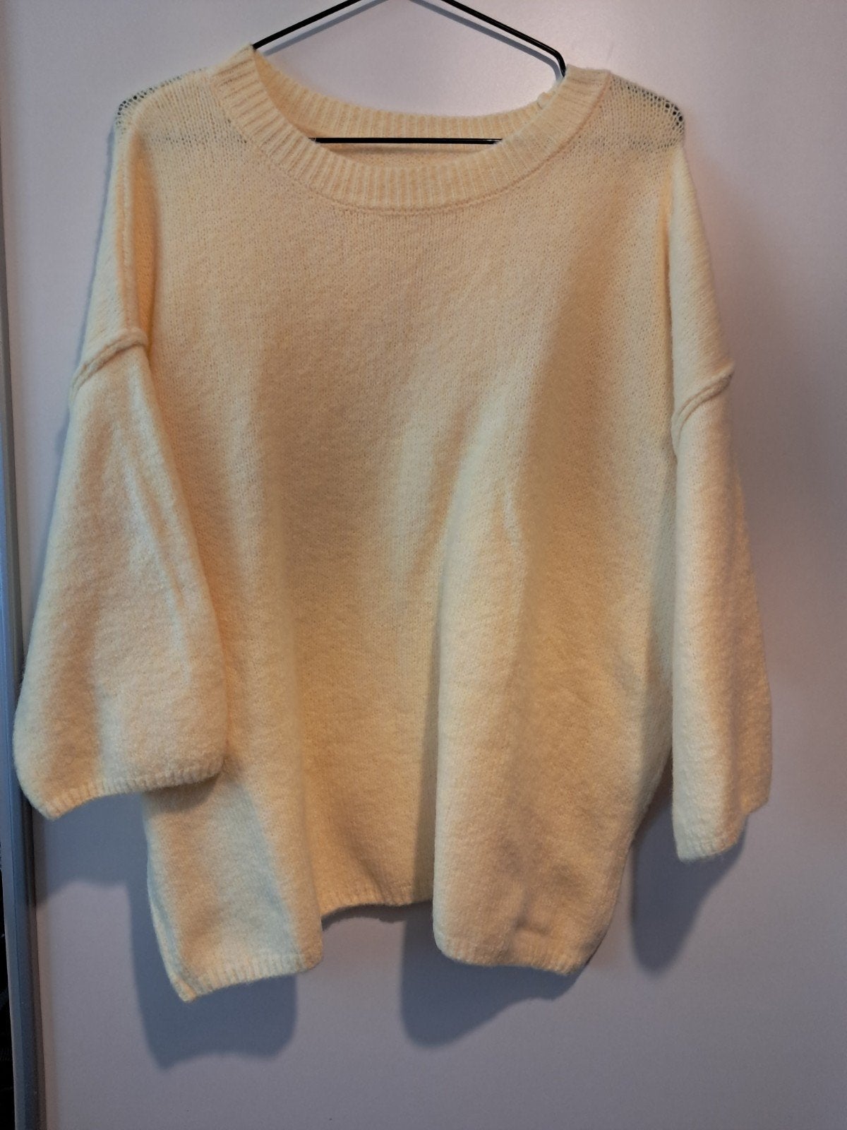Nieuwe zachtgele wollen trui - Maat XL, Kleding | Dames, Truien en Vesten, Ophalen of Verzenden, Nieuw, Maat 46/48 (XL) of groter
