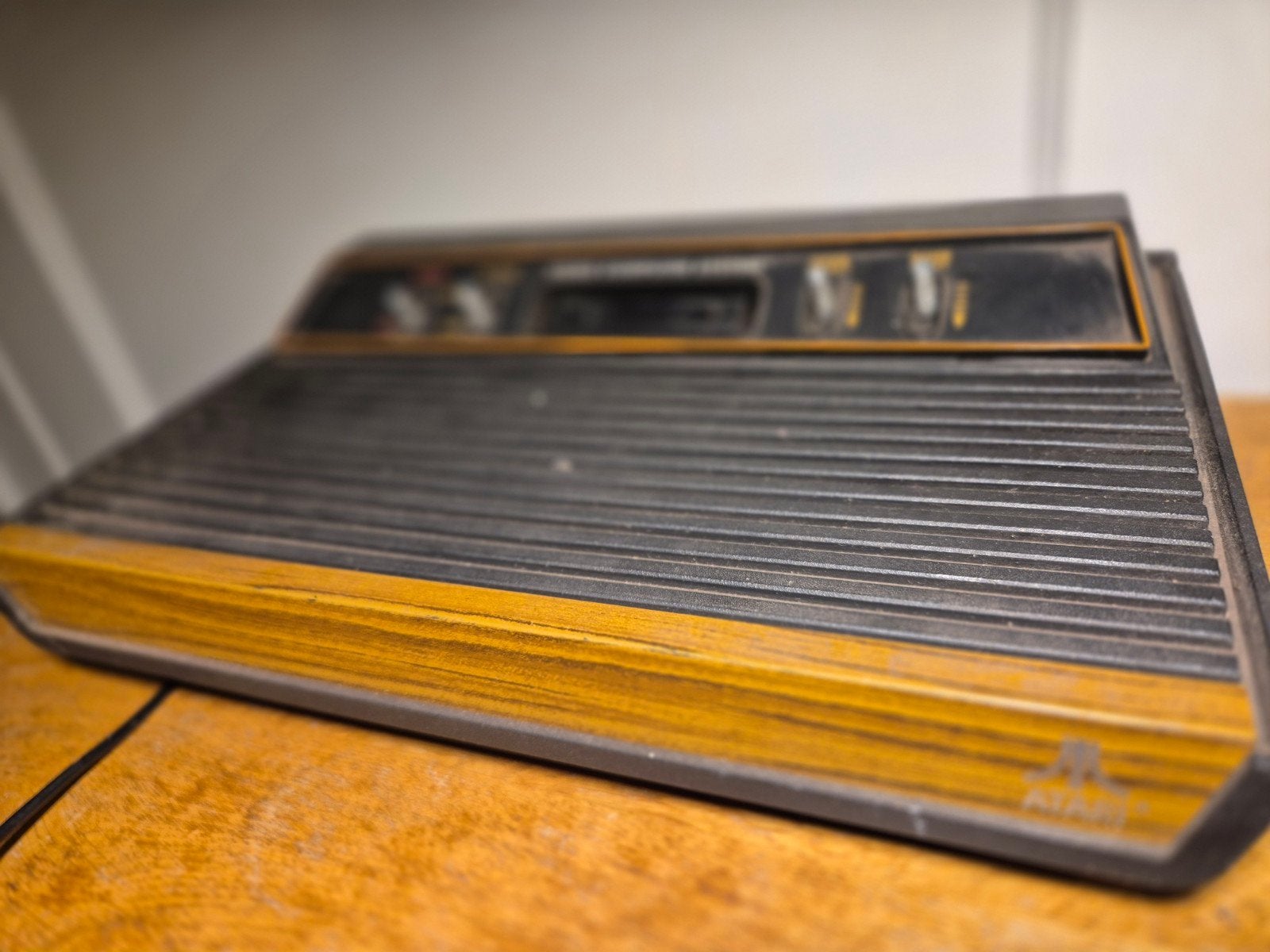 Atari 2600 Woody 4 switch console met tv kabel, Ophalen of Verzenden, Zo goed als nieuw, Met 1 controller, Atari 2600