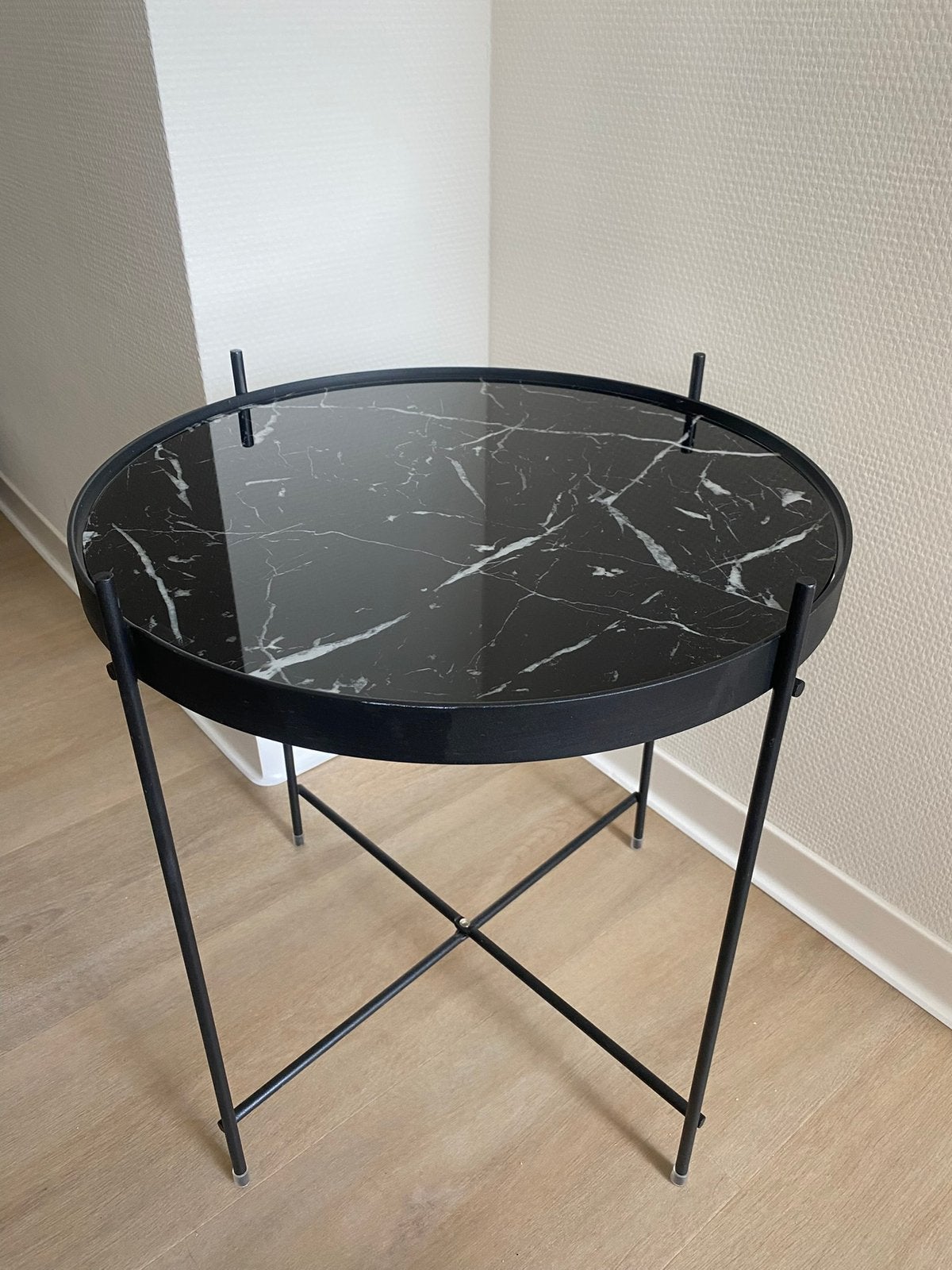 Bijzettafel Zuiver, Minder dan 55 cm, Metaal of Aluminium, Rond, Zo goed als nieuw
