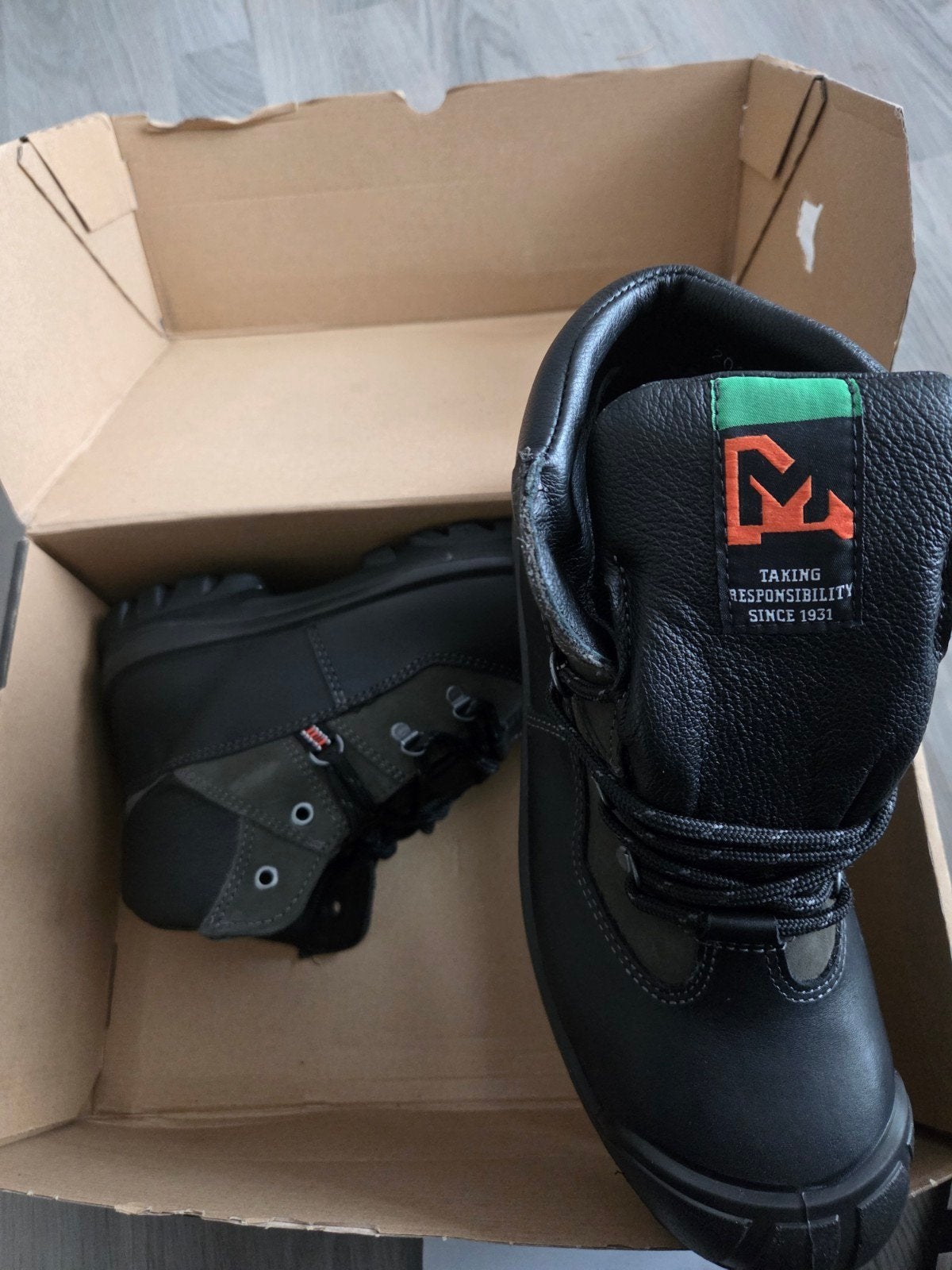 Emma werkschoenen maat 43, nieuw in doos, Tuin en Terras, Werkkleding, Ophalen of Verzenden, Nieuw, Schoenen