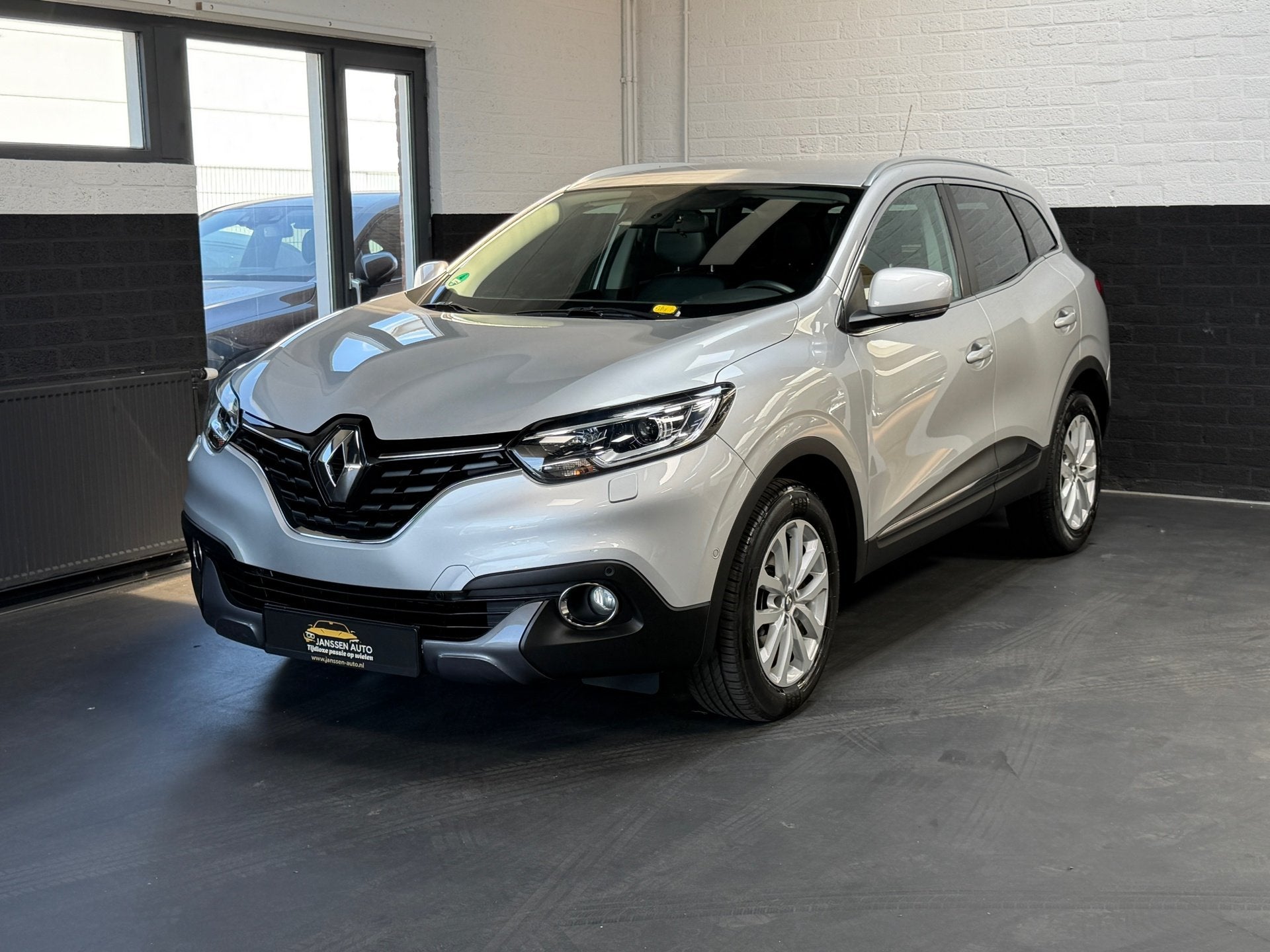 Renault Kadjar 1.2 TCe Intens | Climate | Cruise | Navi | 1/, Auto's, Voorwielaandrijving, Kadjar, Zwart, 4 cilinders
