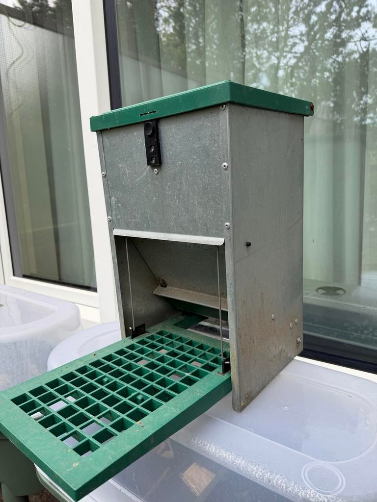 Feedomatic, Dieren en Toebehoren, Pluimvee | Toebehoren, Ophalen of Verzenden, Zo goed als nieuw
