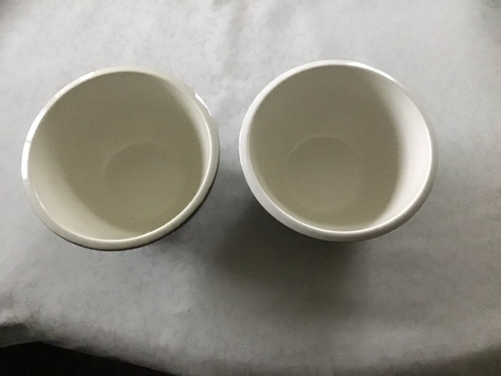 2  porseleine schaaltjes, Ophalen of Verzenden