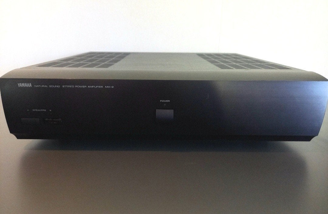 YAMAHA MX-2 POWER-AMP DUAL-MONO/DUAL-TRAFO 2X150 WATT 8 OHM, Ophalen, Yamaha, Zo goed als nieuw, 120 watt of meer