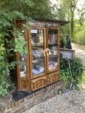 Gezocht: boekenkastje (vergelijkbaar met foto), Huis en Inrichting, Ophalen, Gebruikt, 100 tot 150 cm, Ouderwets/ klassiek