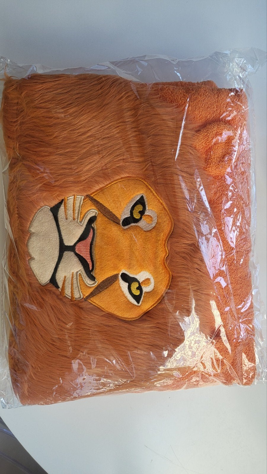 Gloednieuwe leeuwenkop(=capuchon) handdoek/strandlaken, Ophalen of Verzenden, Nieuw, Oranje, Handdoek