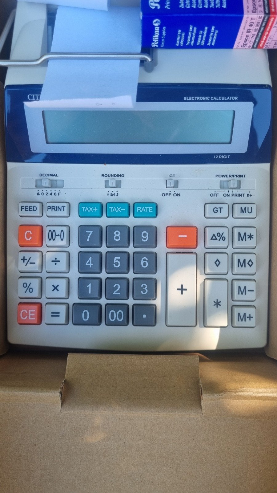 Elektriche rekenmachine, 2 kleuren met telstrook., Diversen, Ophalen