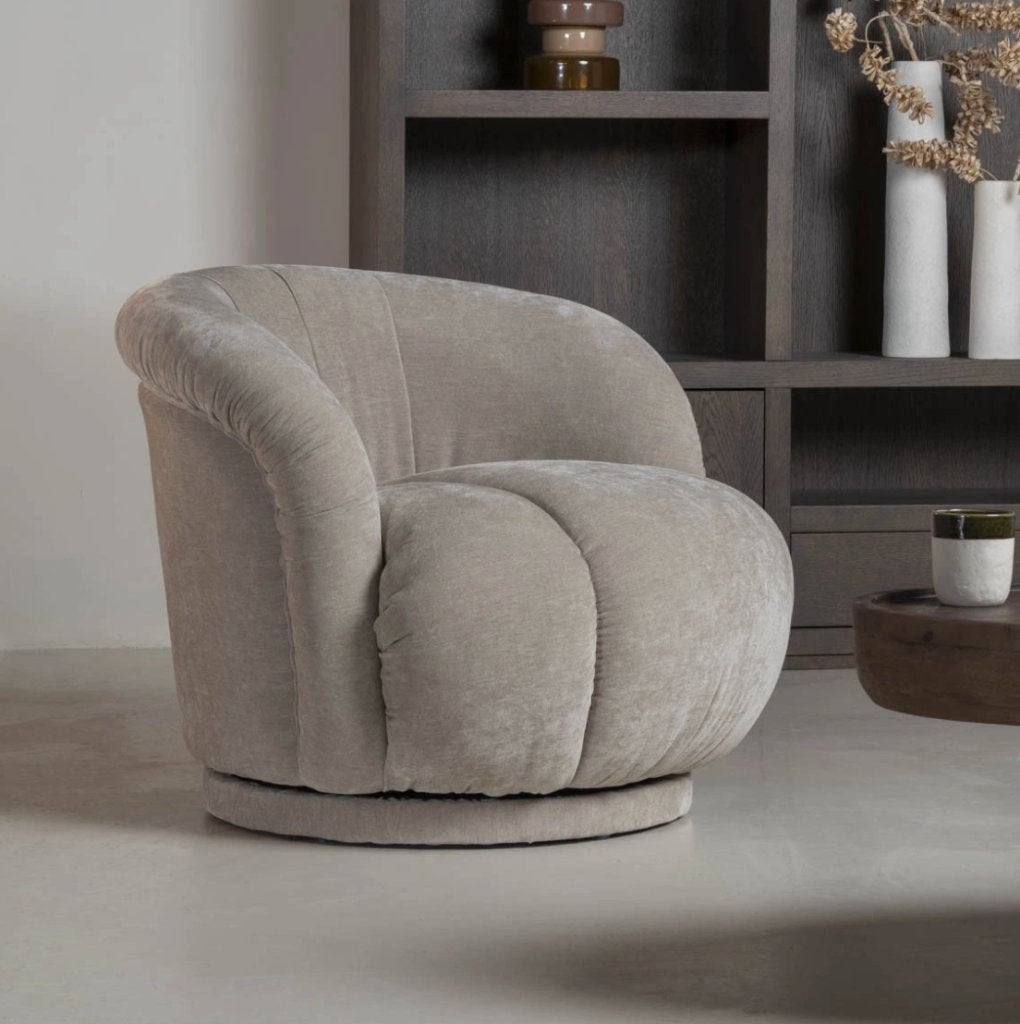 DÉJA Draaifauteuil Arby Beige Taupe | Van €399, nu voor, Huis en Inrichting, Fauteuils, Nieuw, Stof, 50 tot 75 cm, 75 tot 100 cm