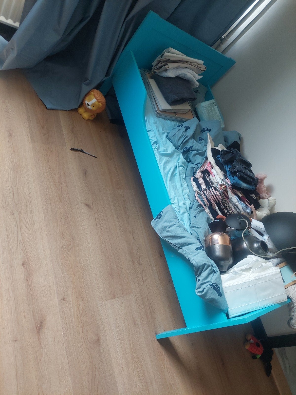 Blauw kinderbed met lattenbodem, Ophalen, Gebruikt, 70 tot 85 cm, Lattenbodem