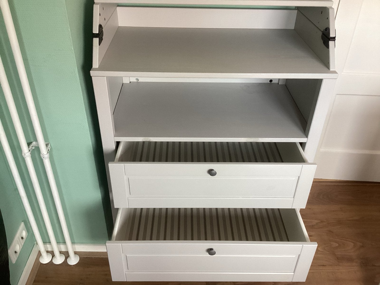 Foto 2 van Commode/ledikant Zo goed als nieuw, lichte gebruikerssporen