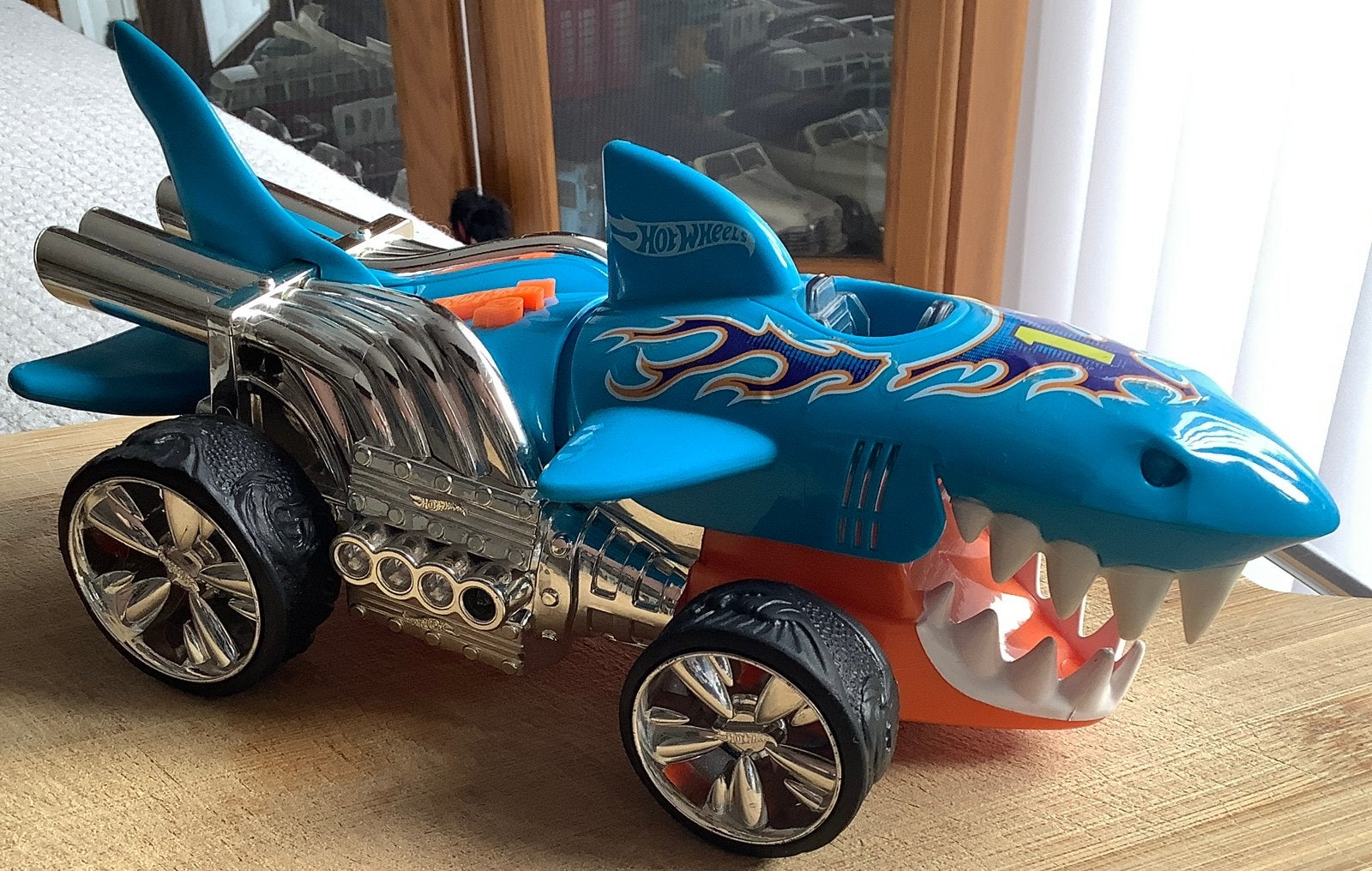 Super grote uitgave Haai Hotwheels met effecten 22 cm, Ophalen of Verzenden, Zo goed als nieuw, Auto
