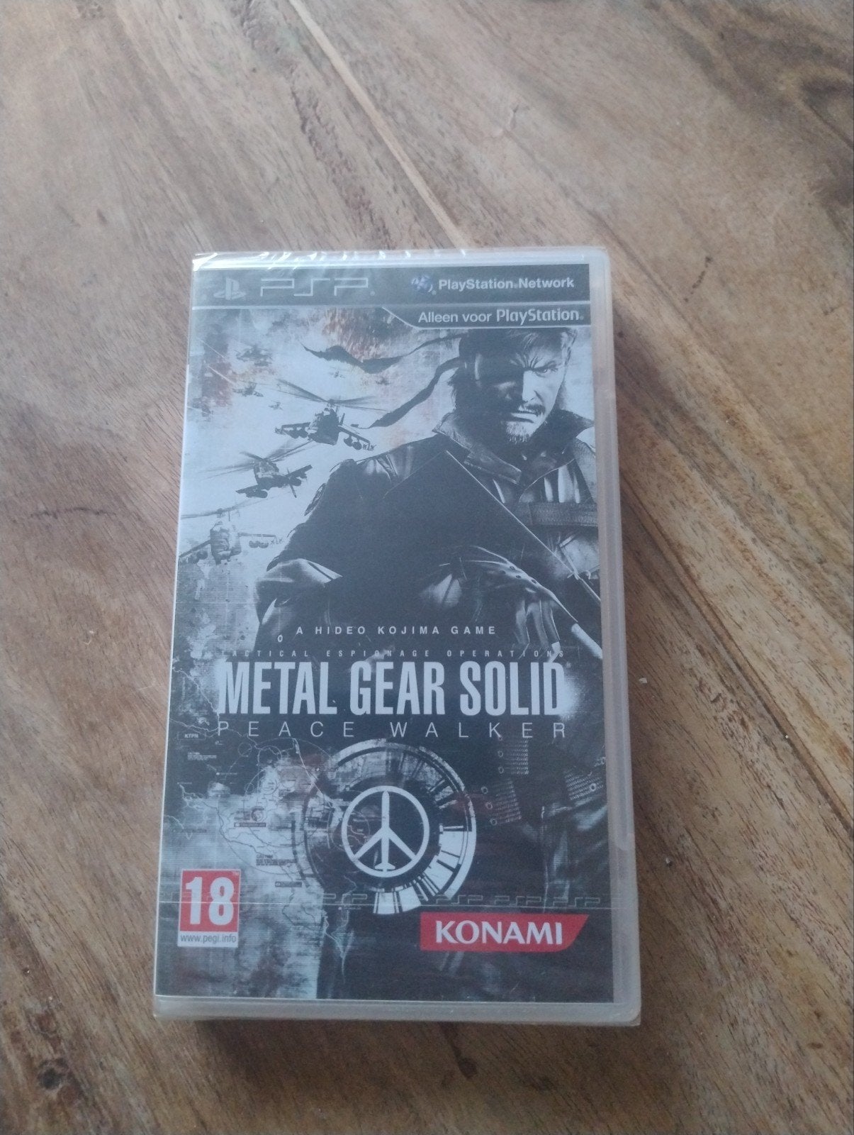 Metal Gear Solid peace walker NIEUW gesealed, Spelcomputers en Games, Games | Sony PlayStation Portable, Avontuur en Actie, Vanaf 18 jaar