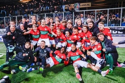 Juventus - NEC, Seizoenskaart, Eén persoon, April