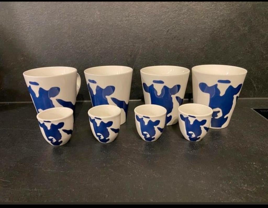 Melkbekers en kopjes met koeienprint - 8-delige set, Keramiek, Nieuw, Ophalen of Verzenden, Overige stijlen
