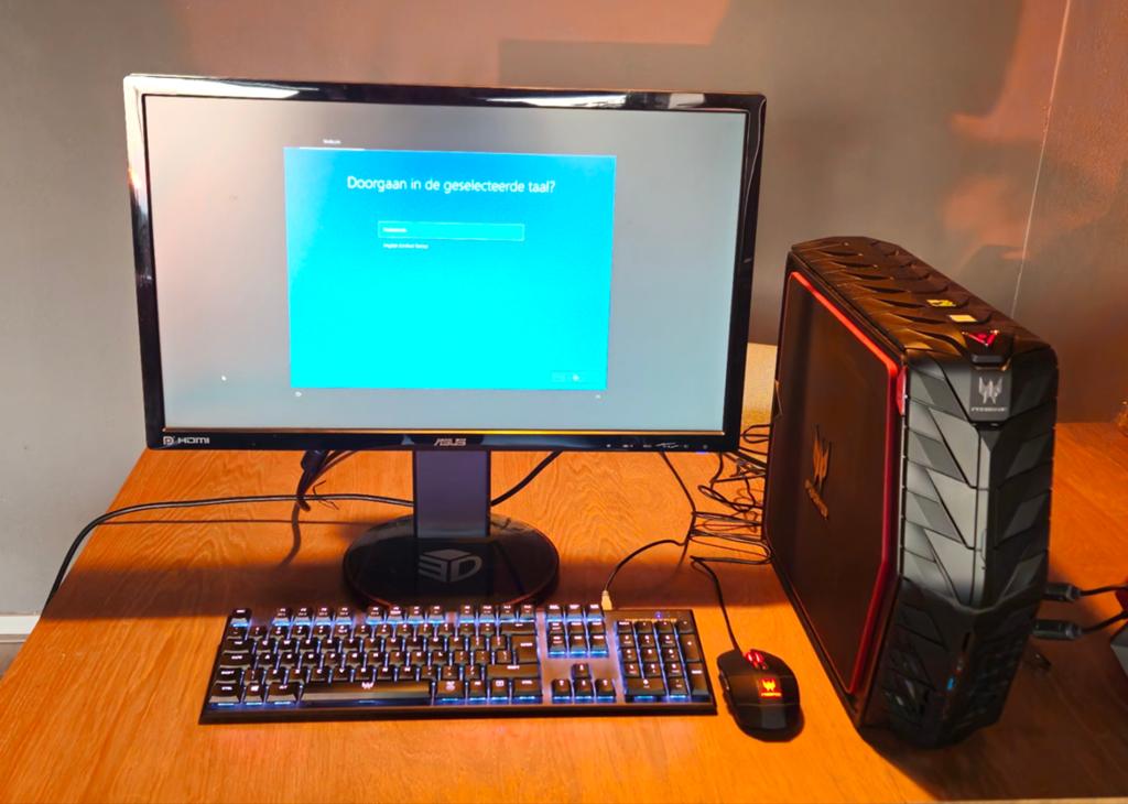 Acer Predator Game PC Set, Monitor, Muis +Toetsenbord+Koffer, Computers en Software, Vintage Computers, Ophalen