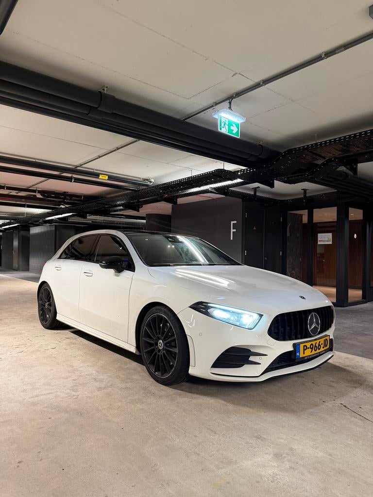 Mercedes-Benz A-Klasse A 250 224pk 7G-DCT 2018 Wit, Auto's, Mercedes-Benz, 4 cilinders, Wit, 1600 kg, Geïmporteerd