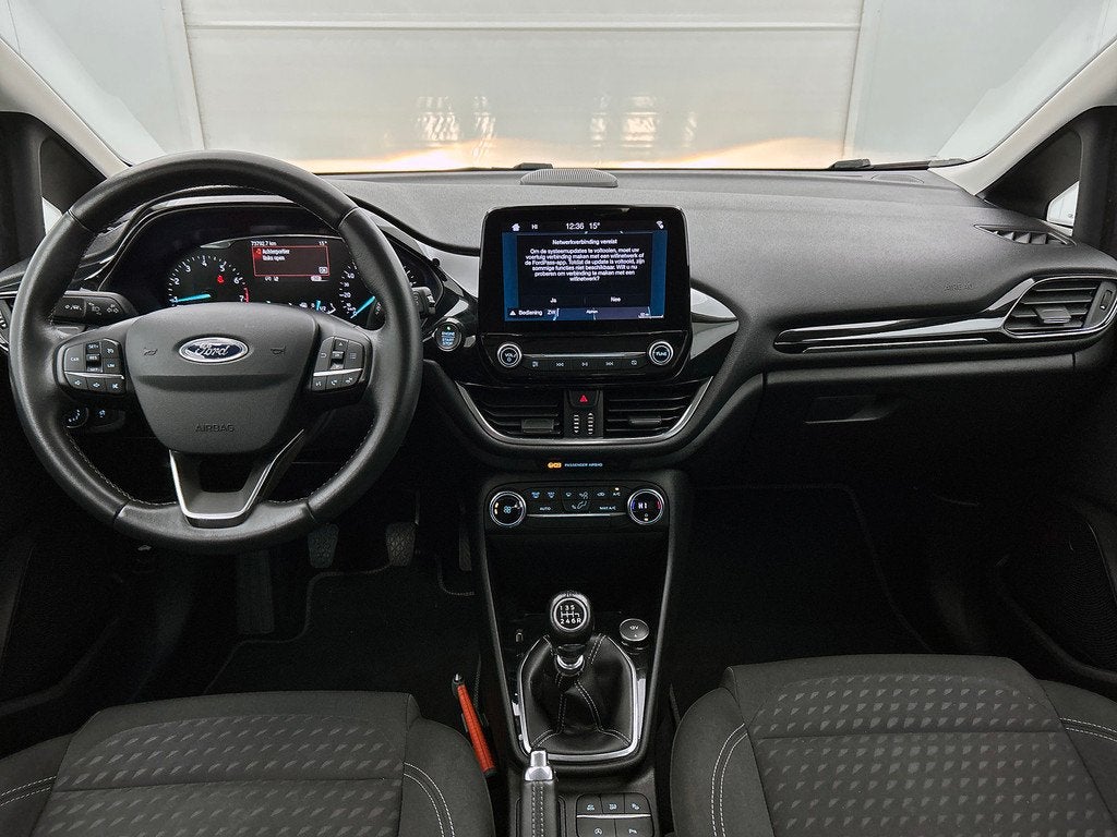 Ford Fiesta 1.0 EcoBoost Titanium (NAVIGATIE, CARPLAY, PARKE, Auto's, Ford, Stof, Gebruikt, 100 pk, 49 €/maand
