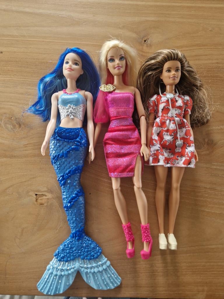 3 Barbie poppen - Zeemeermin en Fashionista en Dierenarts, Ophalen of Verzenden, Zo goed als nieuw, Barbie