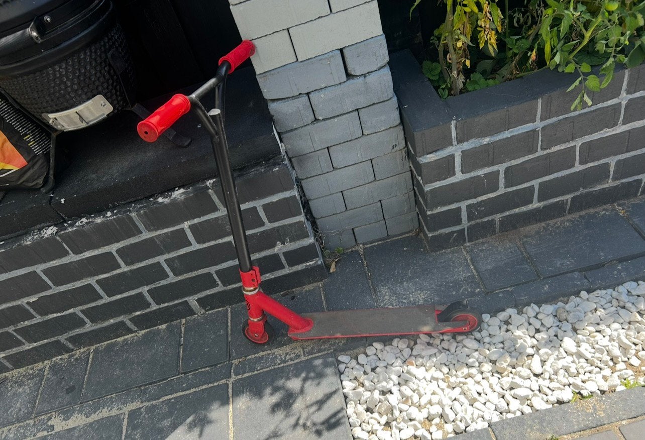 Rode stunt step, Fietsen en Brommers, Ophalen, Gebruikt