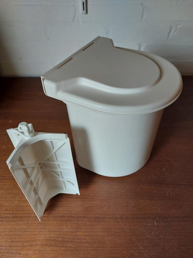 CARAVAN PRULLENBAKJE INHOUD 5 LITER, Caravans en Kamperen, Caravan accessoires, Ophalen of Verzenden