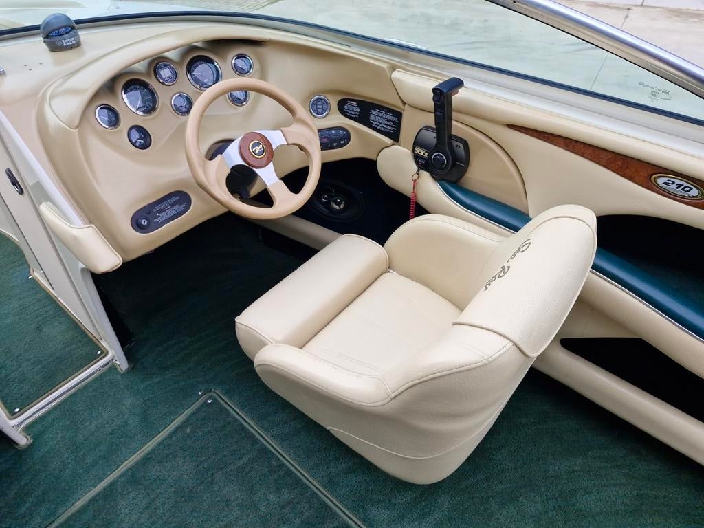 Zeldzaam mooie Sea Ray 210 met nieuwe motor en kap, Binnenboordmotor, 6 meter of meer, Ophalen of Verzenden, 200 pk of meer