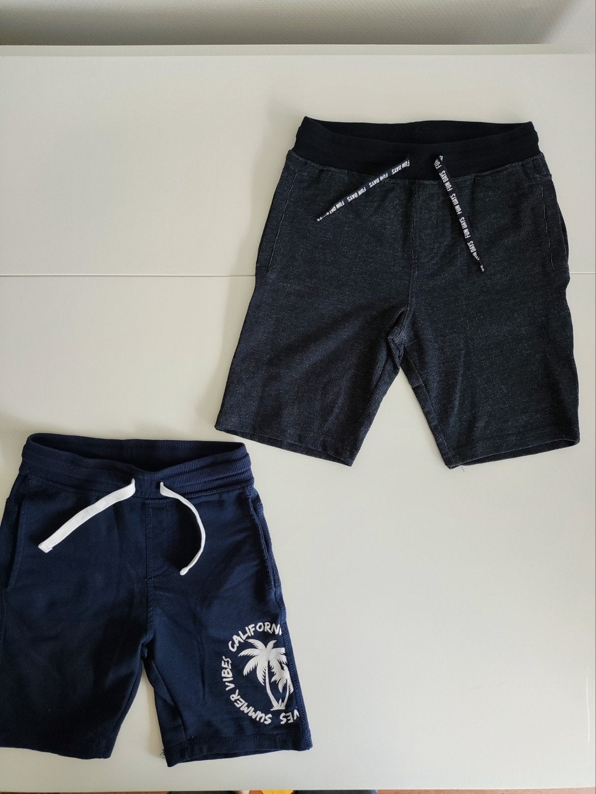 2 korte broeken maat 128 kids van Wibra, Kinderen en Baby's, Kinderkleding | Maat 122, Broek, Gebruikt, Jongen of Meisje, Ophalen of Verzenden