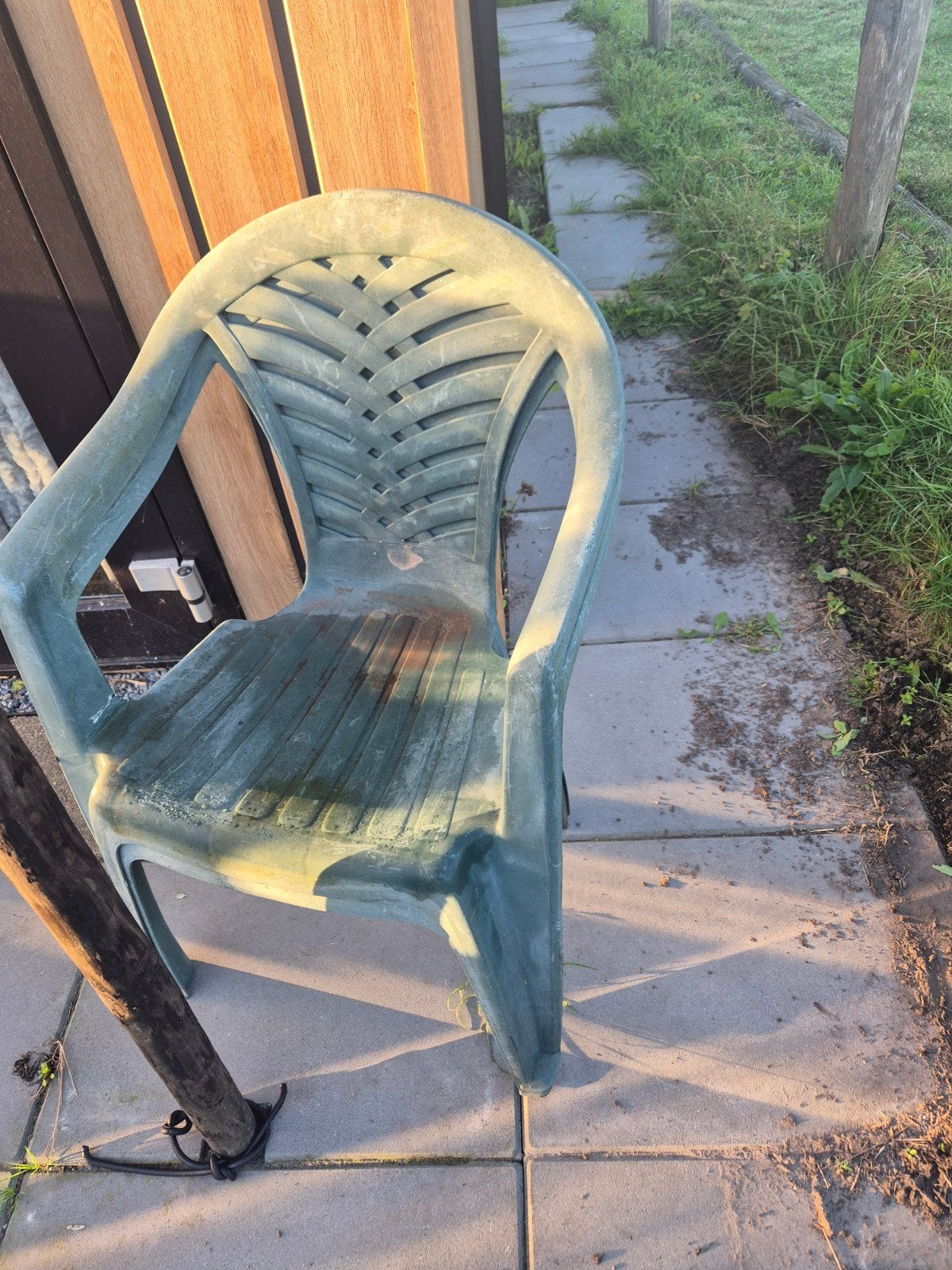 2 stapelstoel gratis, Ophalen, Gebruikt, Kunststof, Stapelbaar