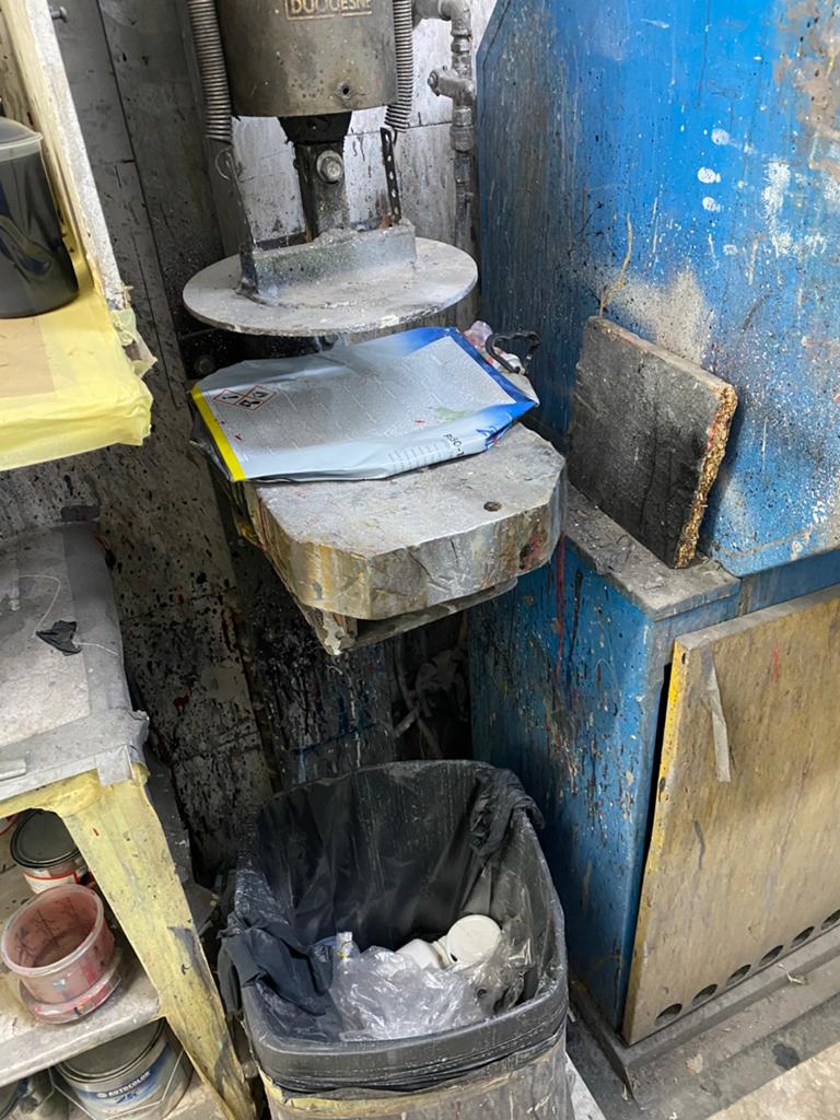 Blikkenpers (eigen bouw) pleumatisch, Ophalen