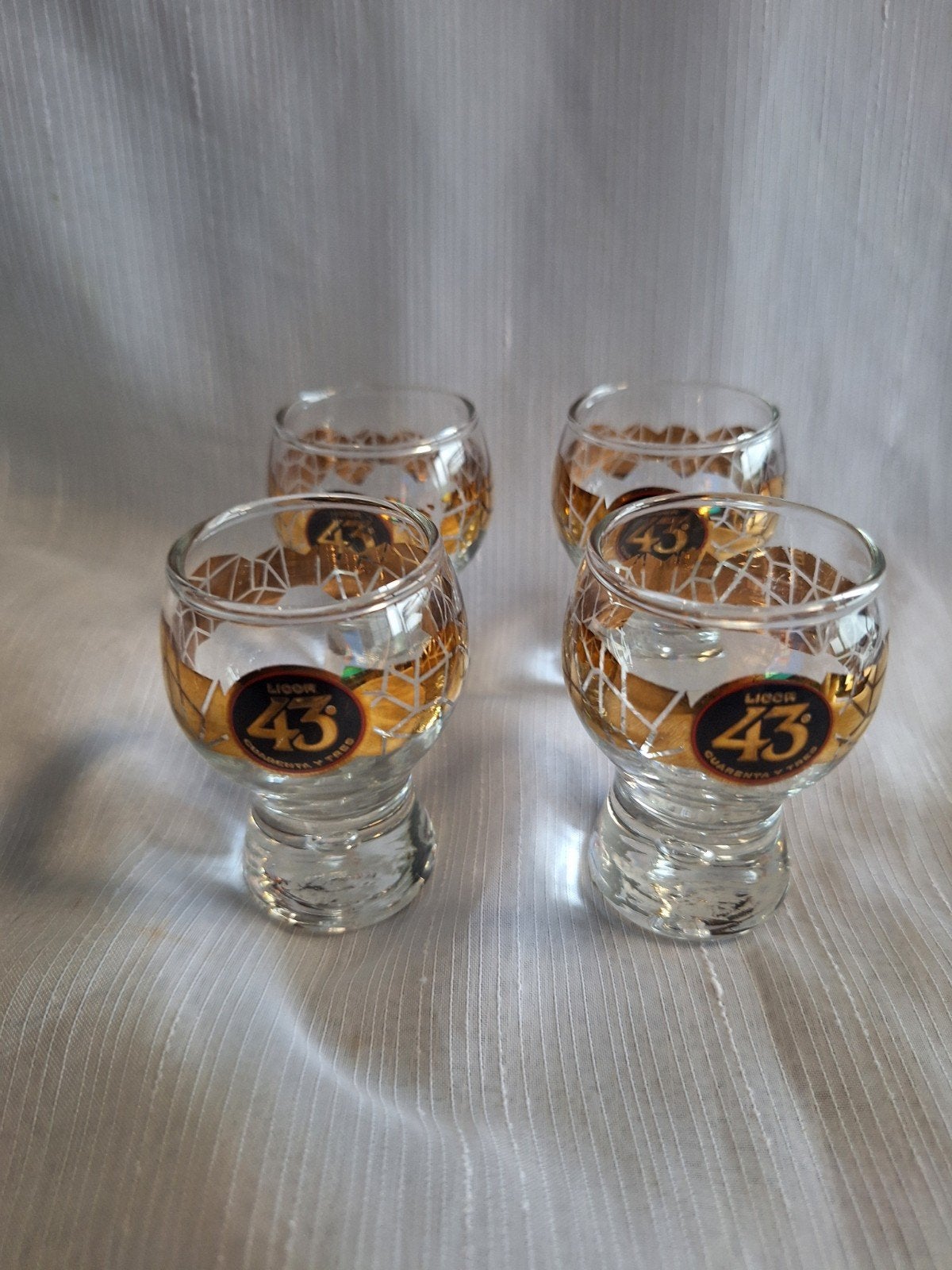CUARENTA Y TRES LICOR 43 glaasjes me gouden strip, 4 stuks, Verzamelen, Ophalen of Verzenden, Zo goed als nieuw, Borrel- of Shotglas