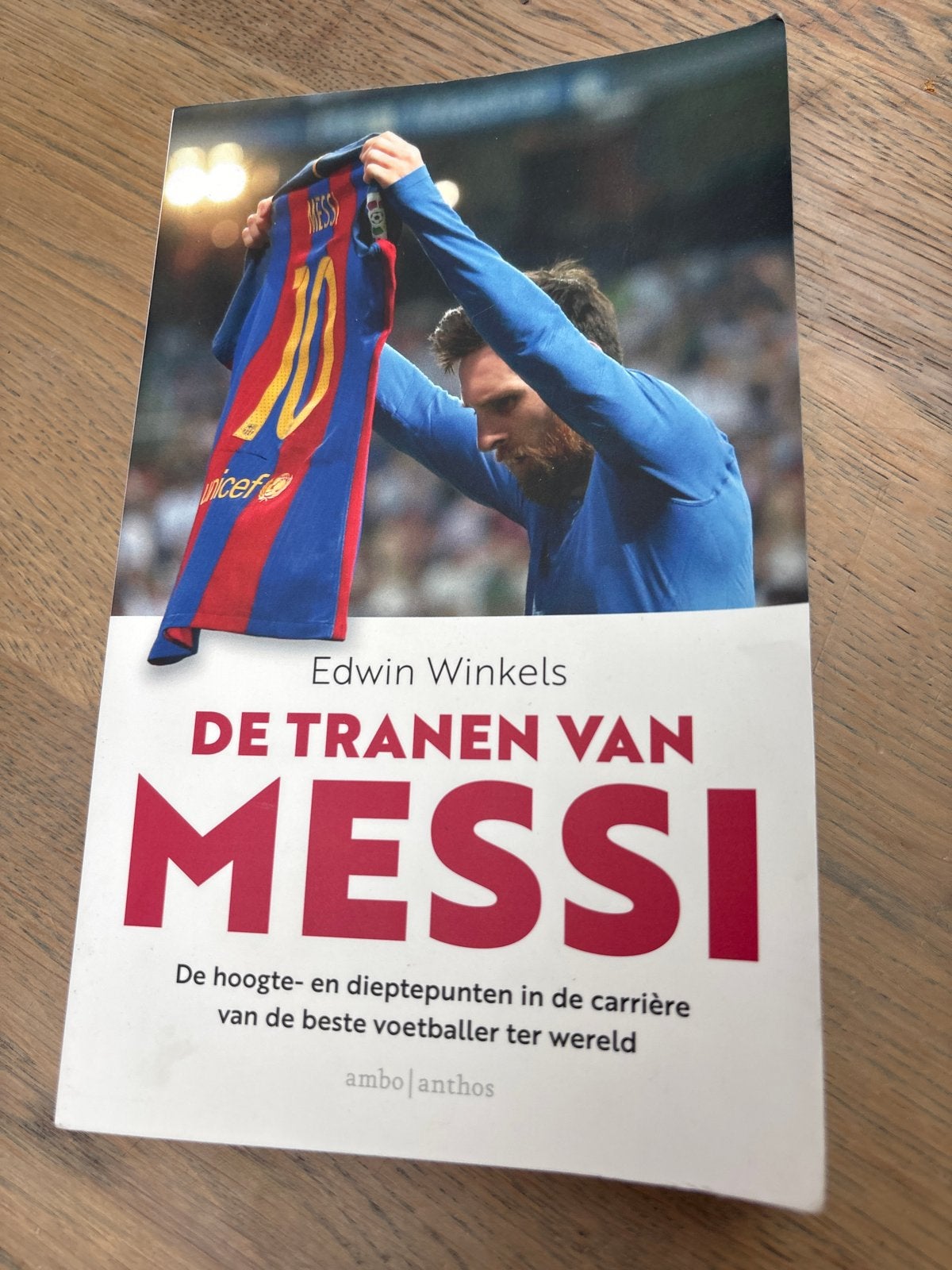 De Tranen van Messi - Boek Edwin Winkels, Ophalen of Verzenden, Gelezen, Balsport