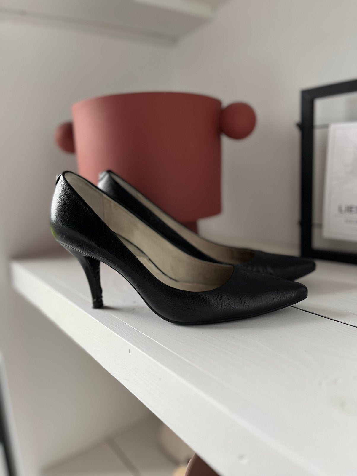 Michael Kors pump zwart leer maat 7,5 (38), Kleding | Dames, Schoenen, Ophalen of Verzenden, Zo goed als nieuw, Zwart