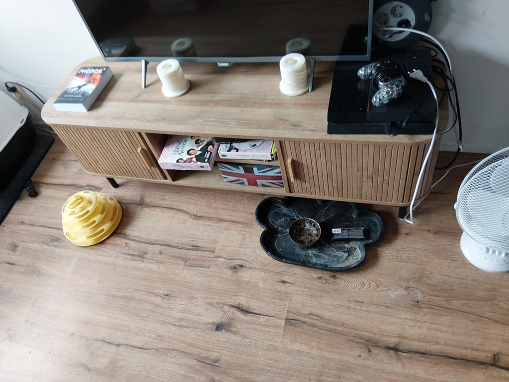 Modern TV-meubel met opbergruimte, Ophalen, 100 tot 150 cm, Modern, Scandinavisch, Zo goed als nieuw