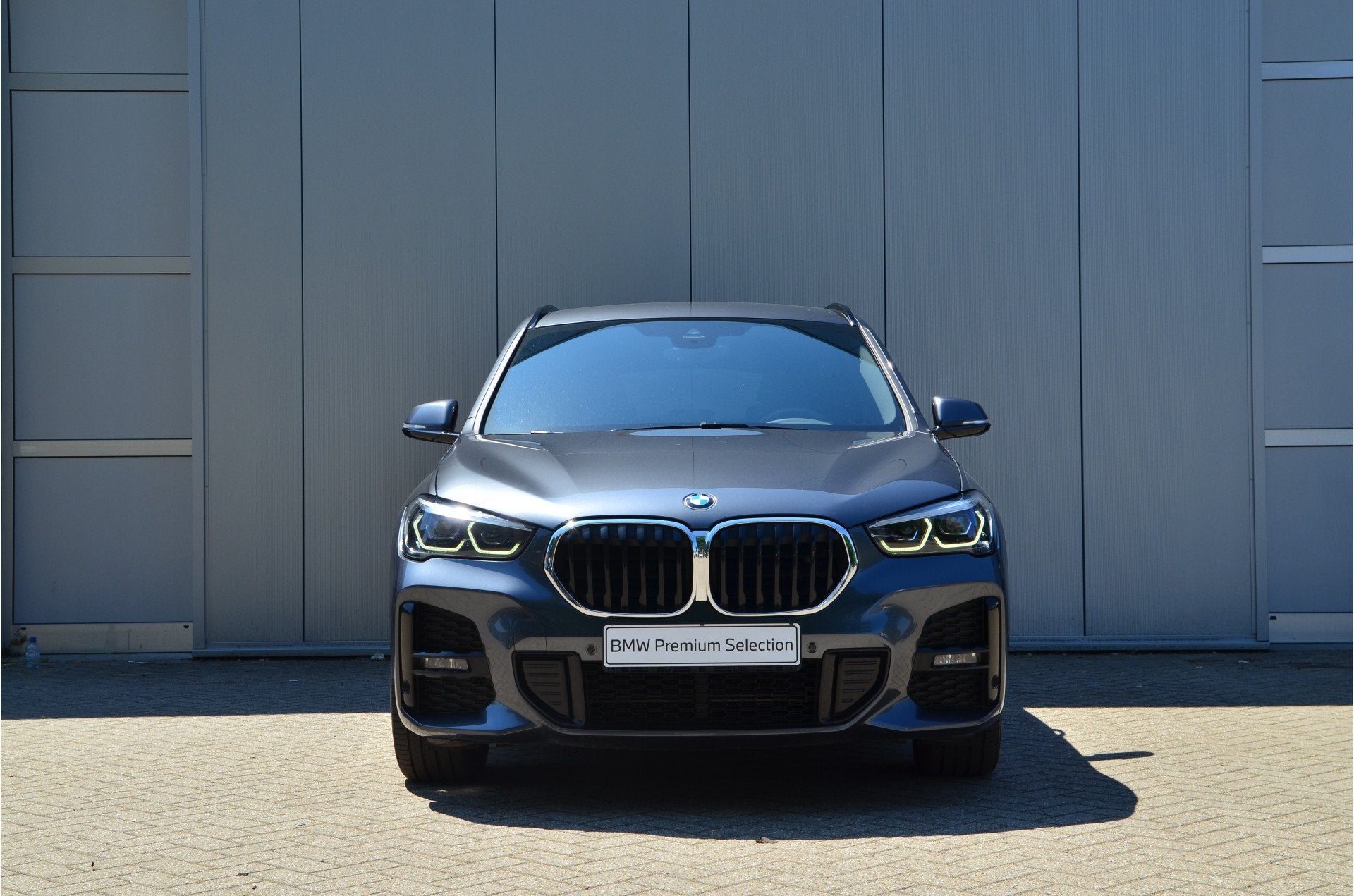 BMW X1 xDrive25e M Sport Automaat / Sportstoelen / LED / Ach, Auto's, BMW, 8 kWh, Gebruikt, 750 kg, Met garantie (alle)