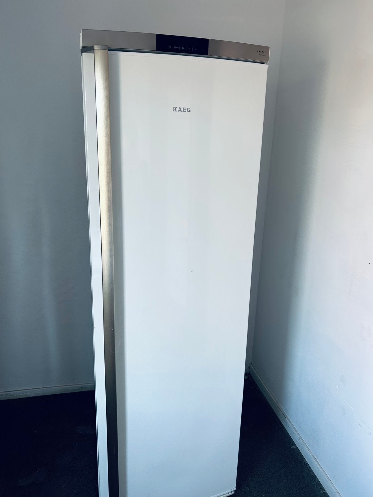 Ruime Vrieskast AEG 7 lades NoFrost & Bezorgen !, 160 cm of meer, Zo goed als nieuw, Energieklasse A of zuiniger, Ophalen