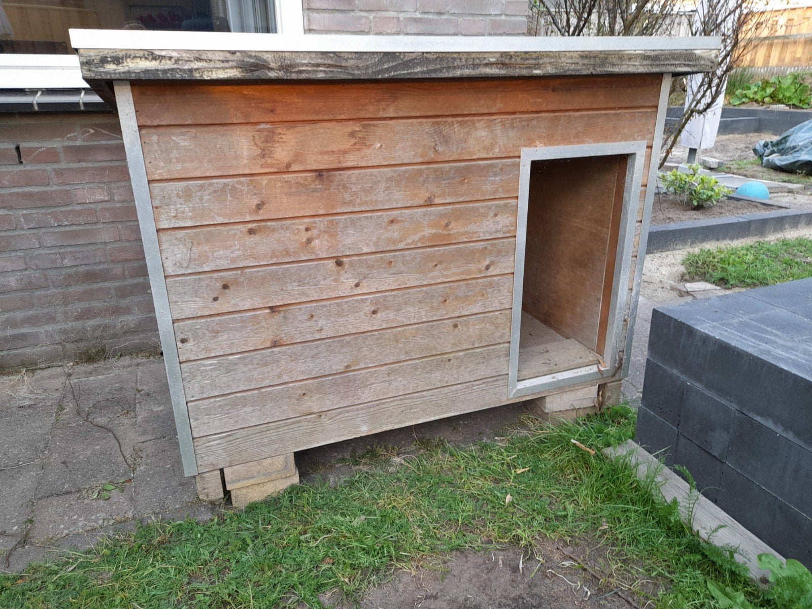 Geïsoleerd hondenhok, Dieren en Toebehoren, Hondenhokken, Ophalen, 110 cm of meer