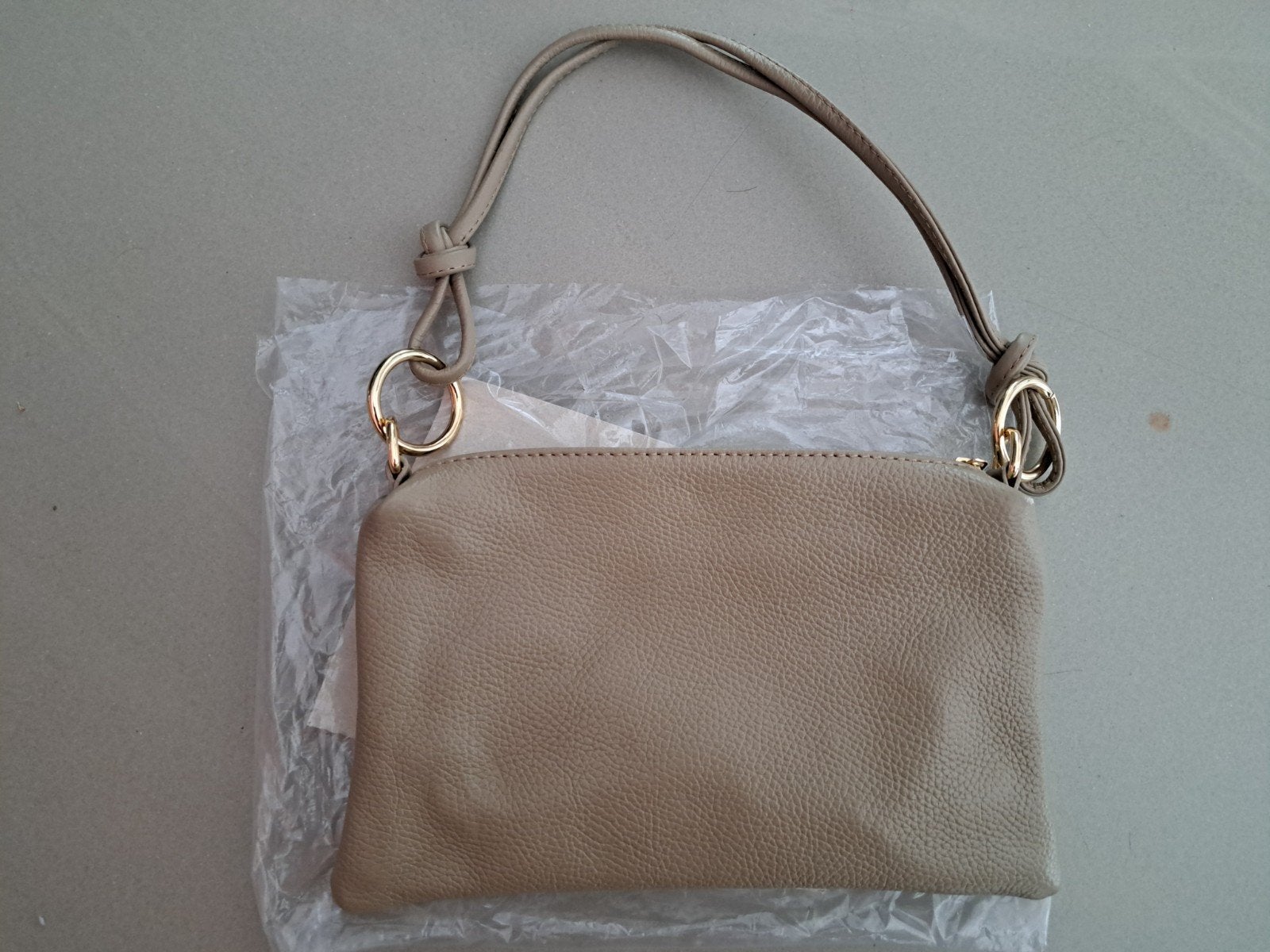 Nieuwe leren tas van Vera Pelle, Ophalen of Verzenden, Nieuw, Beige, Schoudertasje