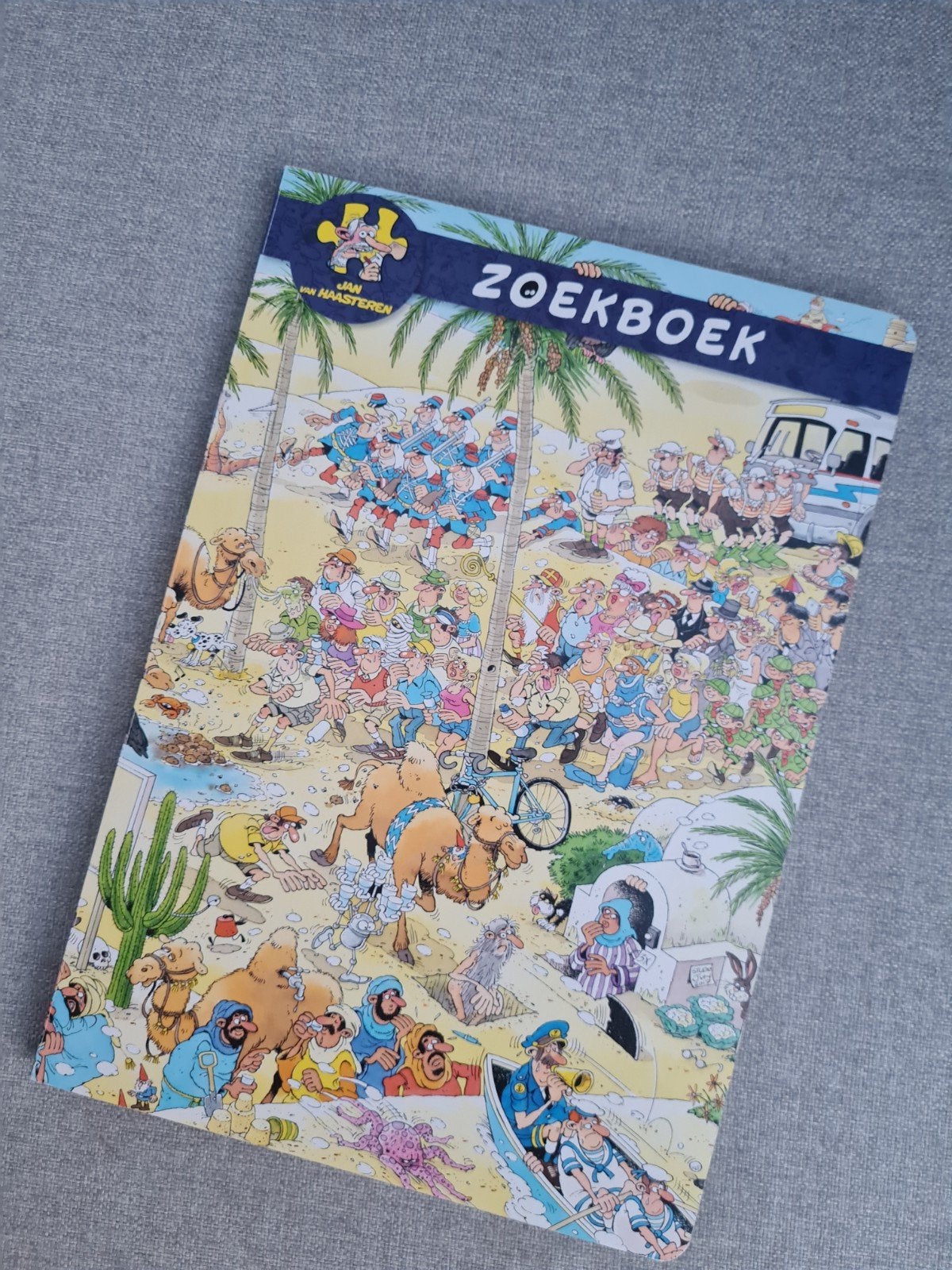 Jan van Haasteren zoekboek - De Oase, Ophalen of Verzenden, Zo goed als nieuw, Puzzelboek