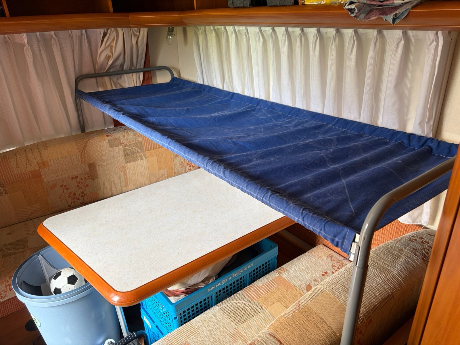 Universele caravan hoogslaper/ extra kinderbed boven zitho, Ophalen, Gebruikt