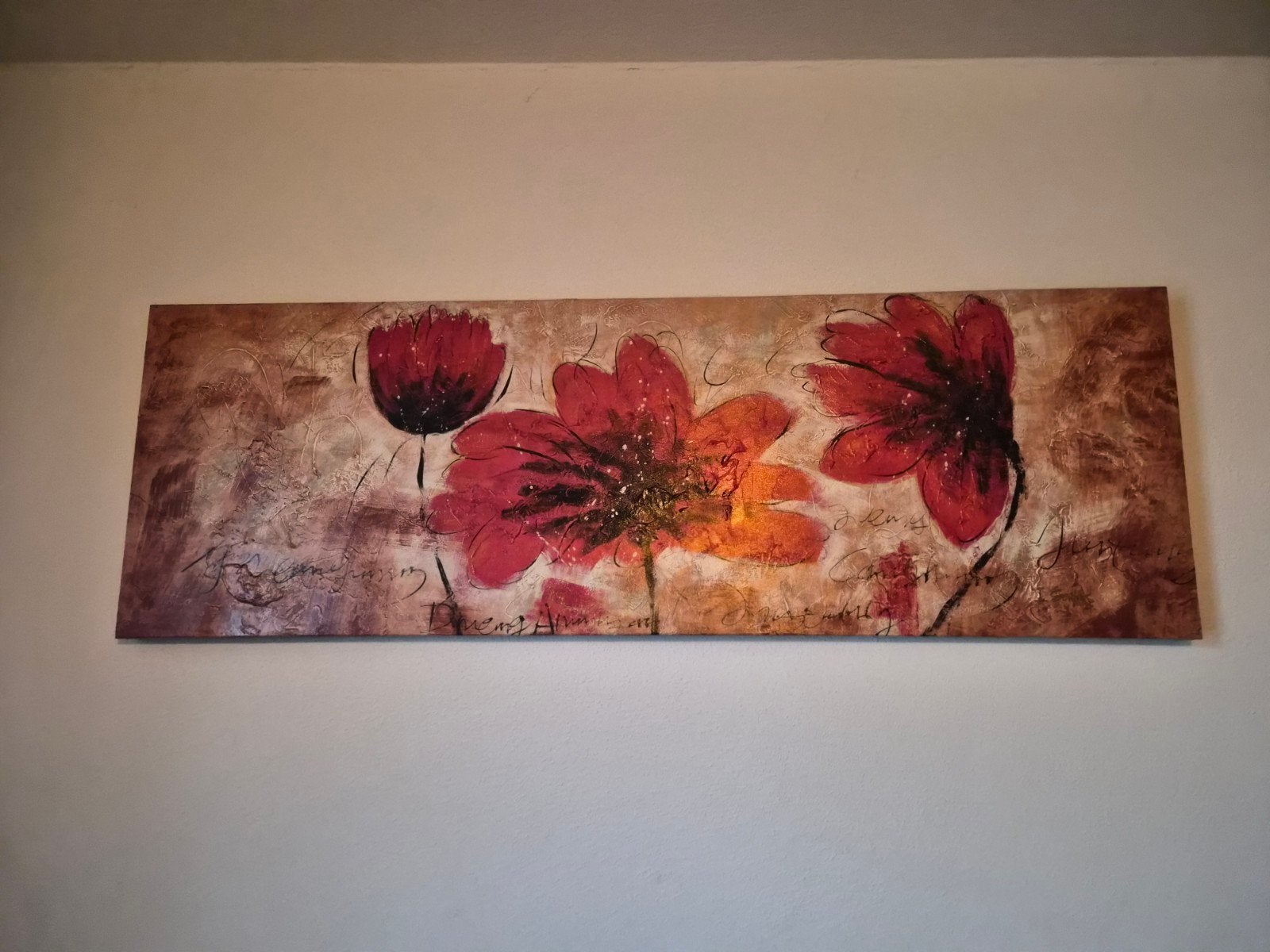 Schilderij met rode bloemen - Gekocht bij dure meubelzaak, Acrylverf, Op houten frame, Ophalen of Verzenden, Bloemen