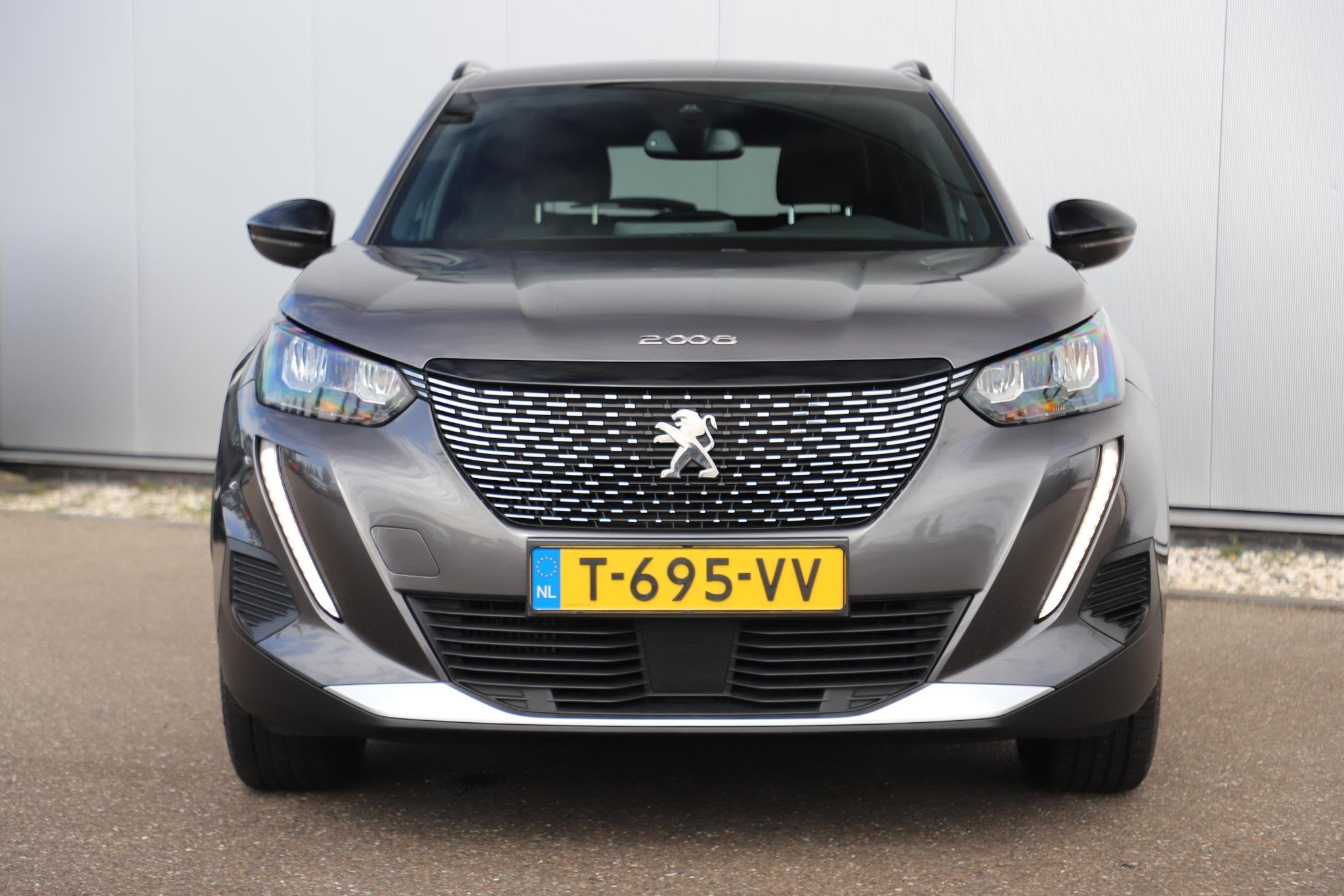 Foto 2 van Peugeot 2008 1.2 PureTech Allure 102PK Half Leder Navigatie