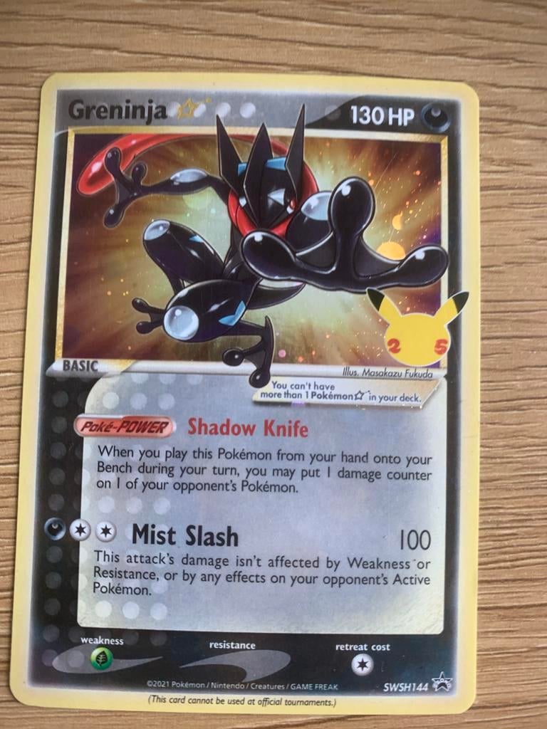 Greninja Gold Star Promo Kaart SWSH144 Celebrations, Hobby en Vrije tijd, Verzamelkaartspellen | Pokémon, Ophalen of Verzenden