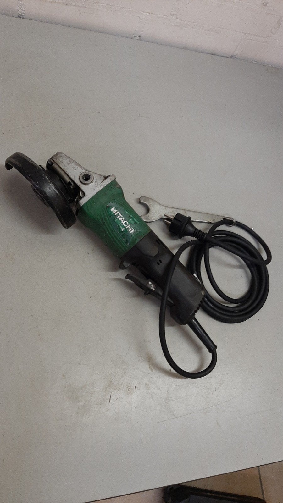 Hitachi haaks slijpmachine., Ophalen, Zo goed als nieuw, Minder dan 700 watt, Haakse handslijpmachine