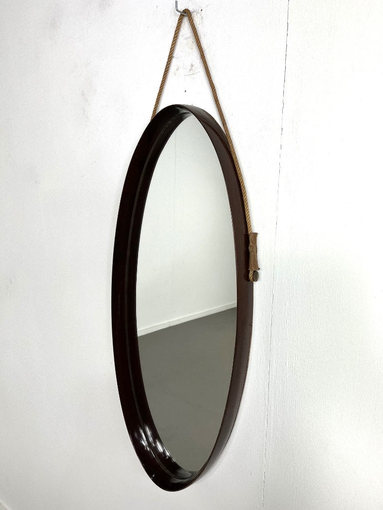 Ovaalvormige mahony Italiaanse wandspiegel , jaren 60., Huis en Inrichting, Woonaccessoires | Spiegels, Ophalen, Minder dan 50 cm