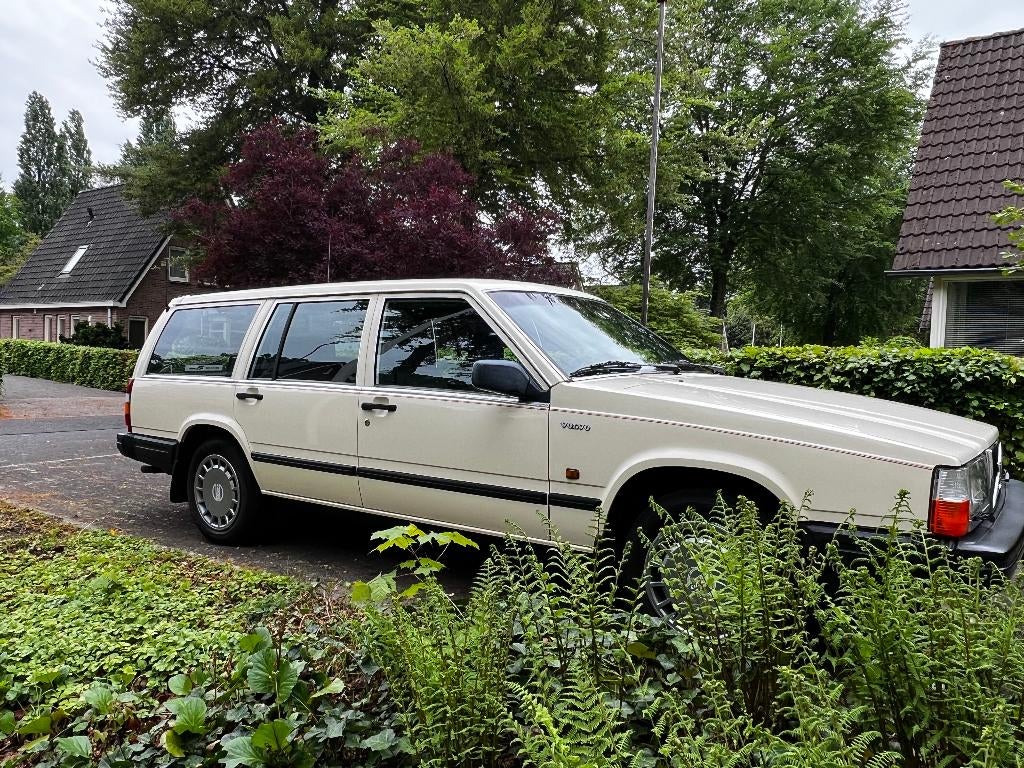Volvo 740 / 745 GL estate 1989 Wit slechts 51500 kms, 1340 kg, 4 cilinders, 4 stoelen, Handgeschakeld