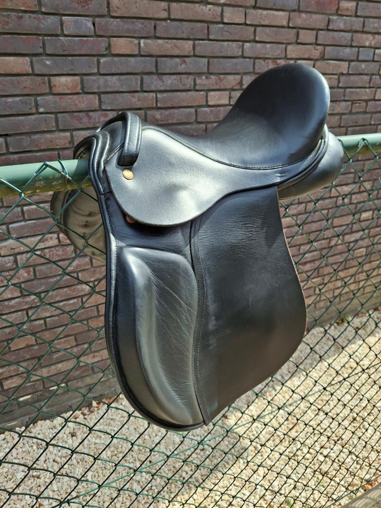 Z.g.a.n leren Norton zadel 15 inch, Dieren en Toebehoren, Paarden en Pony's | Zadels, Ophalen of Verzenden, Western